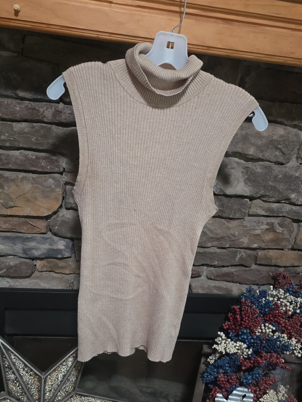 Ribbed Beige Sleevelesss Top Sz L